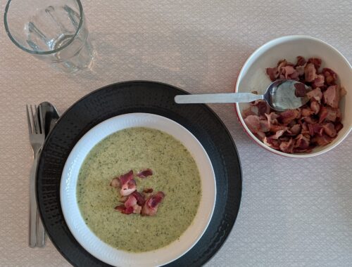 Broccoli och Ruccolasoppa med vitlök